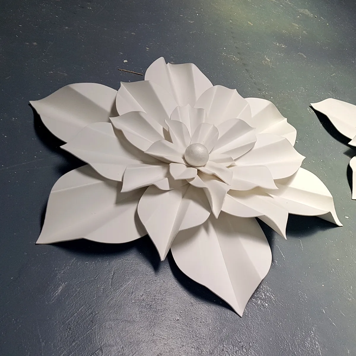 Elegant 3D flower sculpture for event decoration and exhibitions.